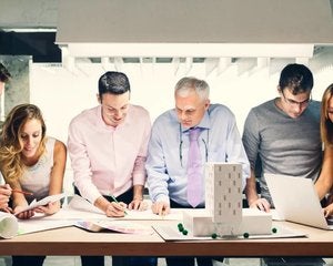 workers_at_table