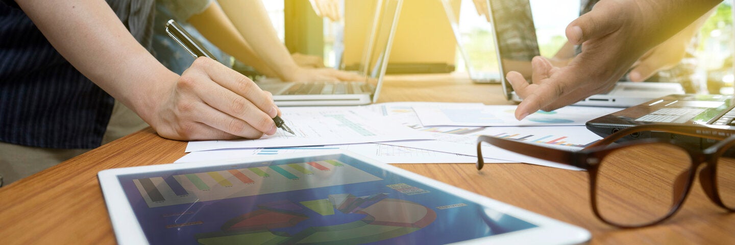 advertising-in-the-digital-age-mgmtx463-01