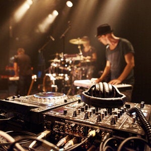 music-fos-sub